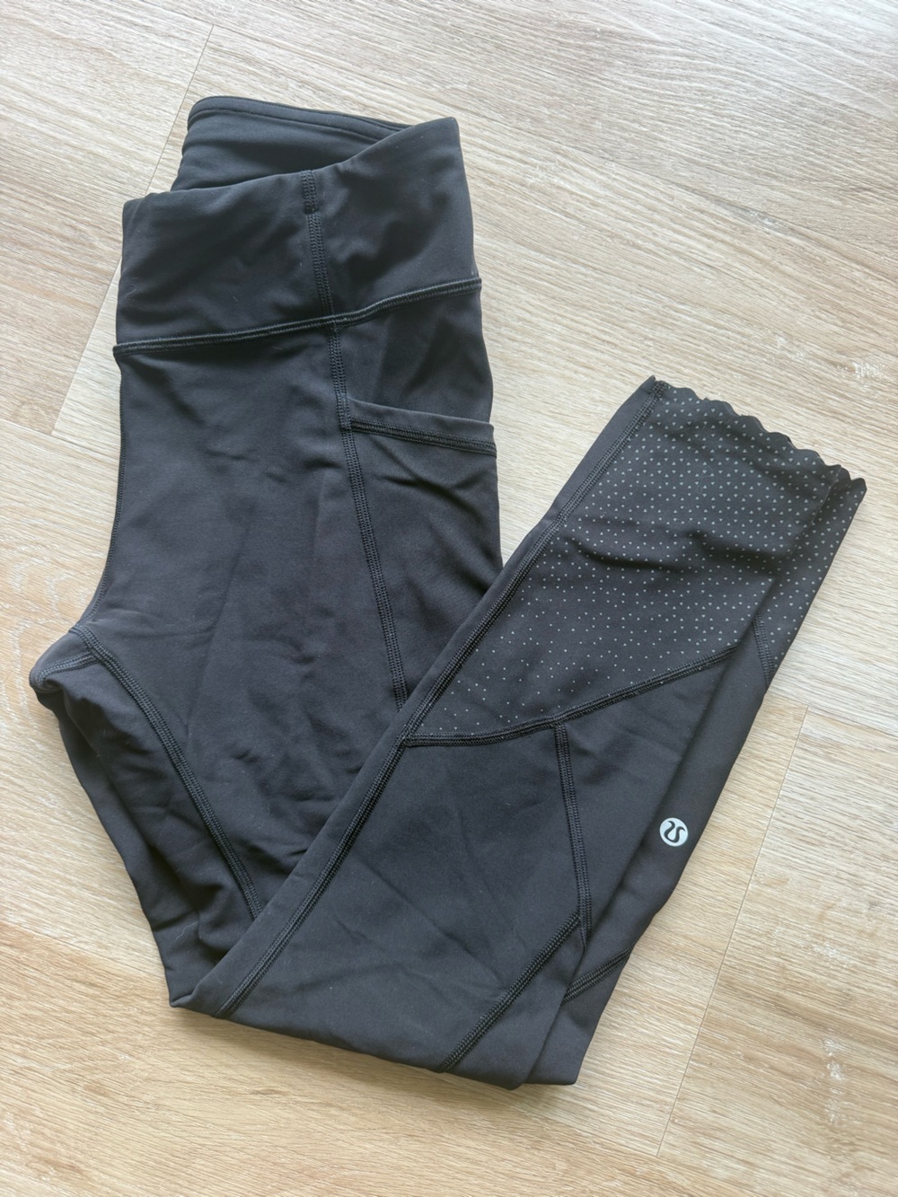 lululemon athletica Women Black Performance Leggings with Microdot Detail